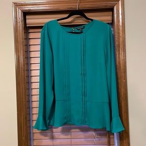 Banana Republis size XL green trumpet sleeve blouse